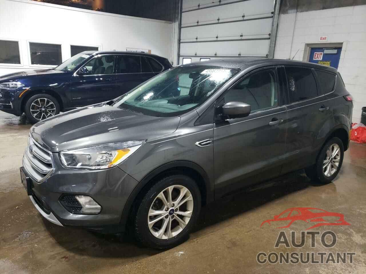 FORD ESCAPE 2017 - 1FMCU9GD2HUC55084