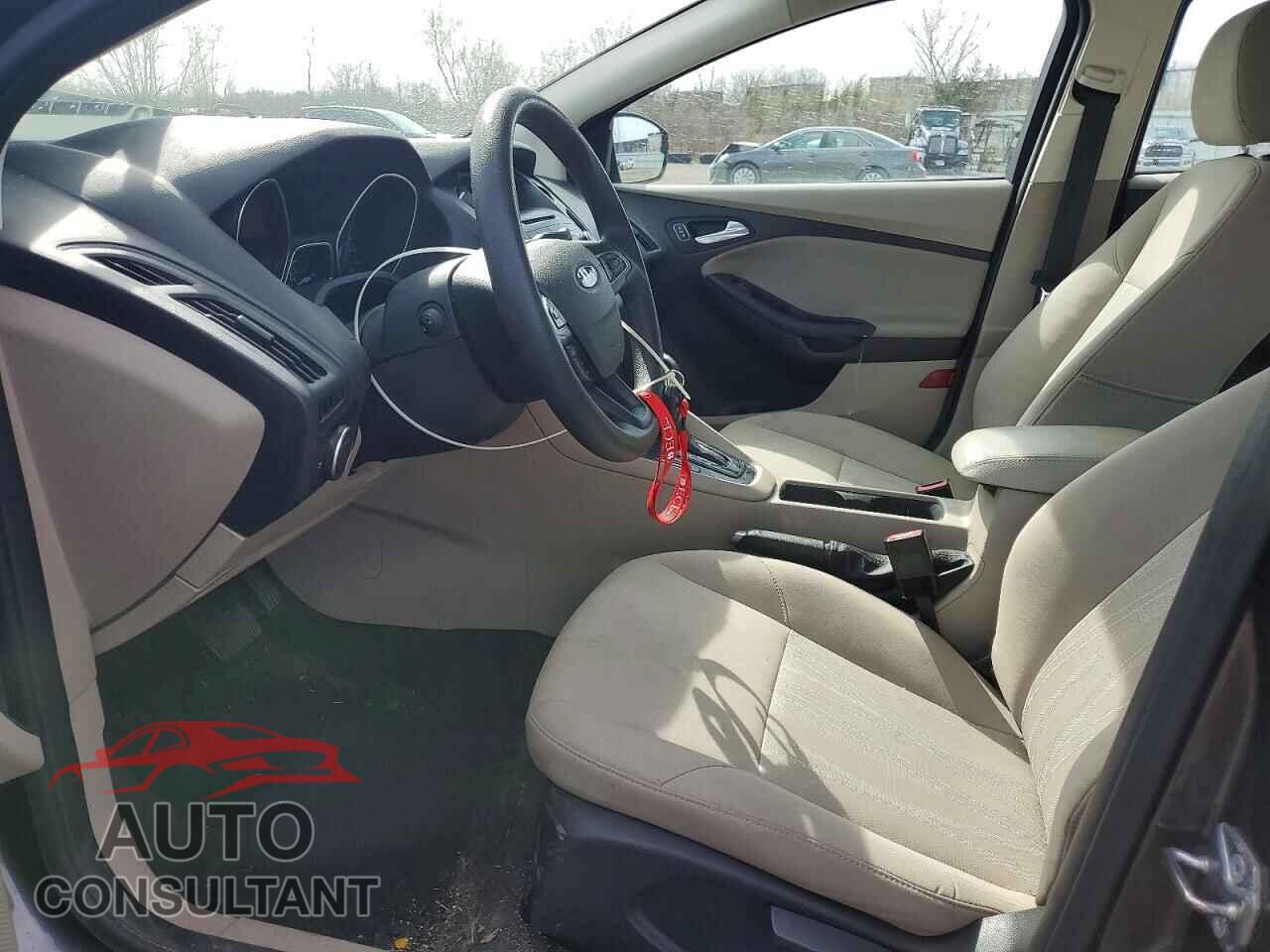FORD FOCUS 2016 - 1FADP3F20GL209647