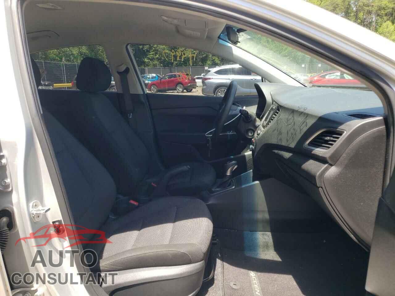 HYUNDAI ACCENT 2018 - 3KPC24A33JE015026