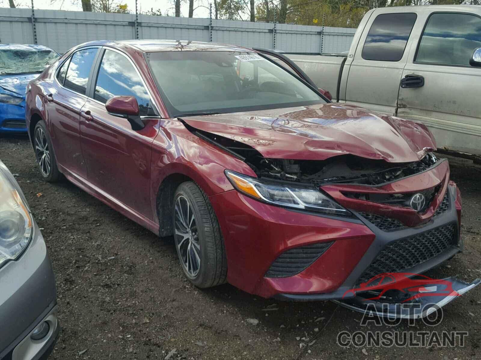 TOYOTA CAMRY 2018 - 4T1B11HK1JU528850