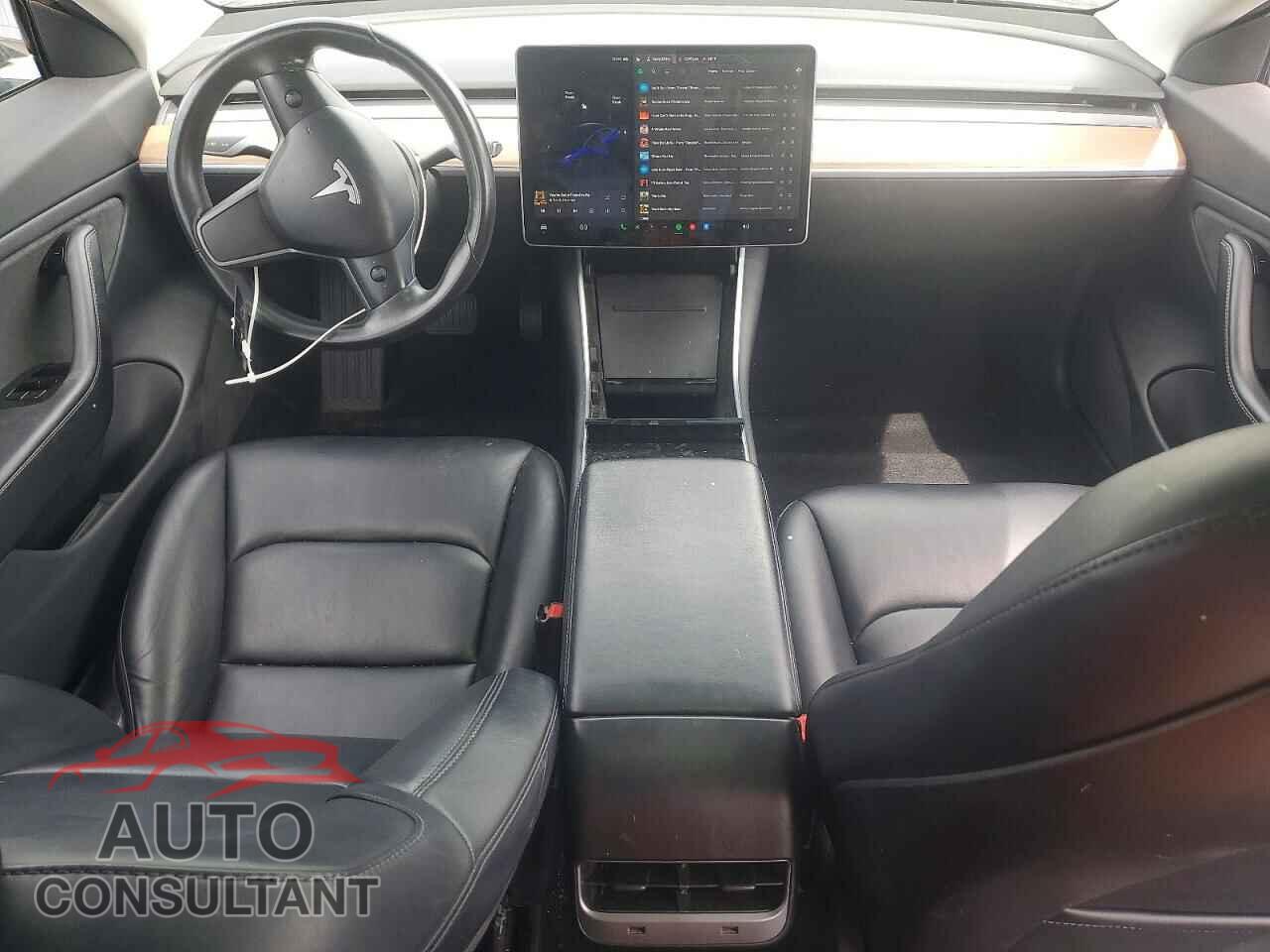 TESLA MODEL 3 2018 - 5YJ3E1EB0JF068073