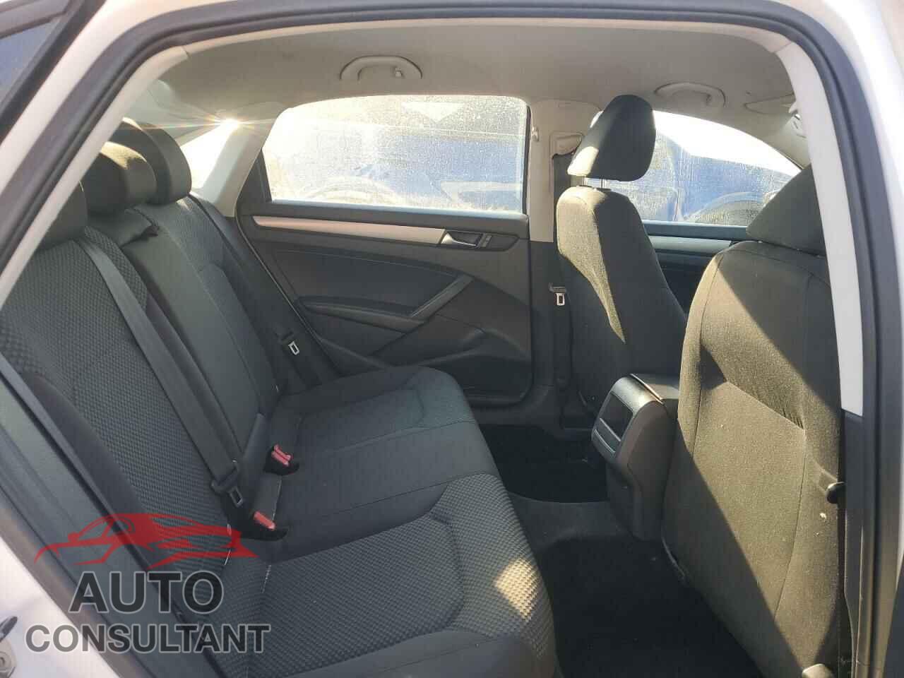 VOLKSWAGEN PASSAT 2014 - 1VWAP7A30EC018986