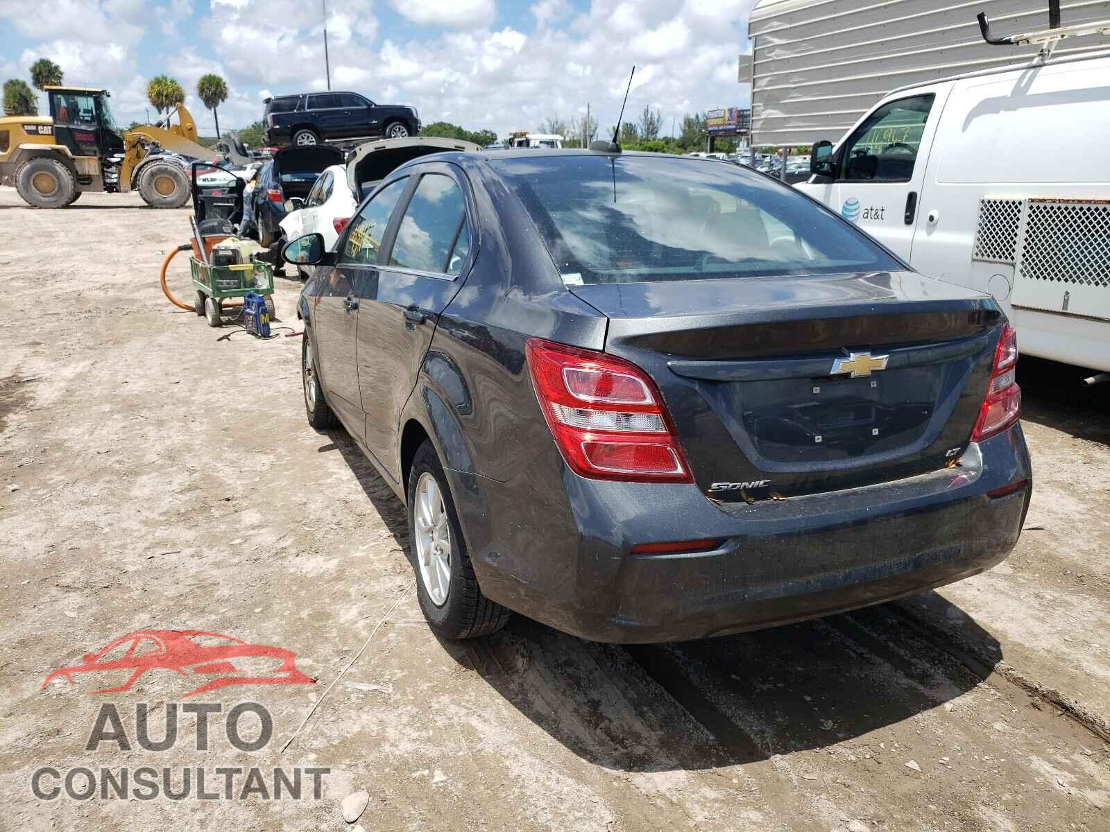 CHEVROLET SONIC 2017 - 1G1JD5SH8H4139668