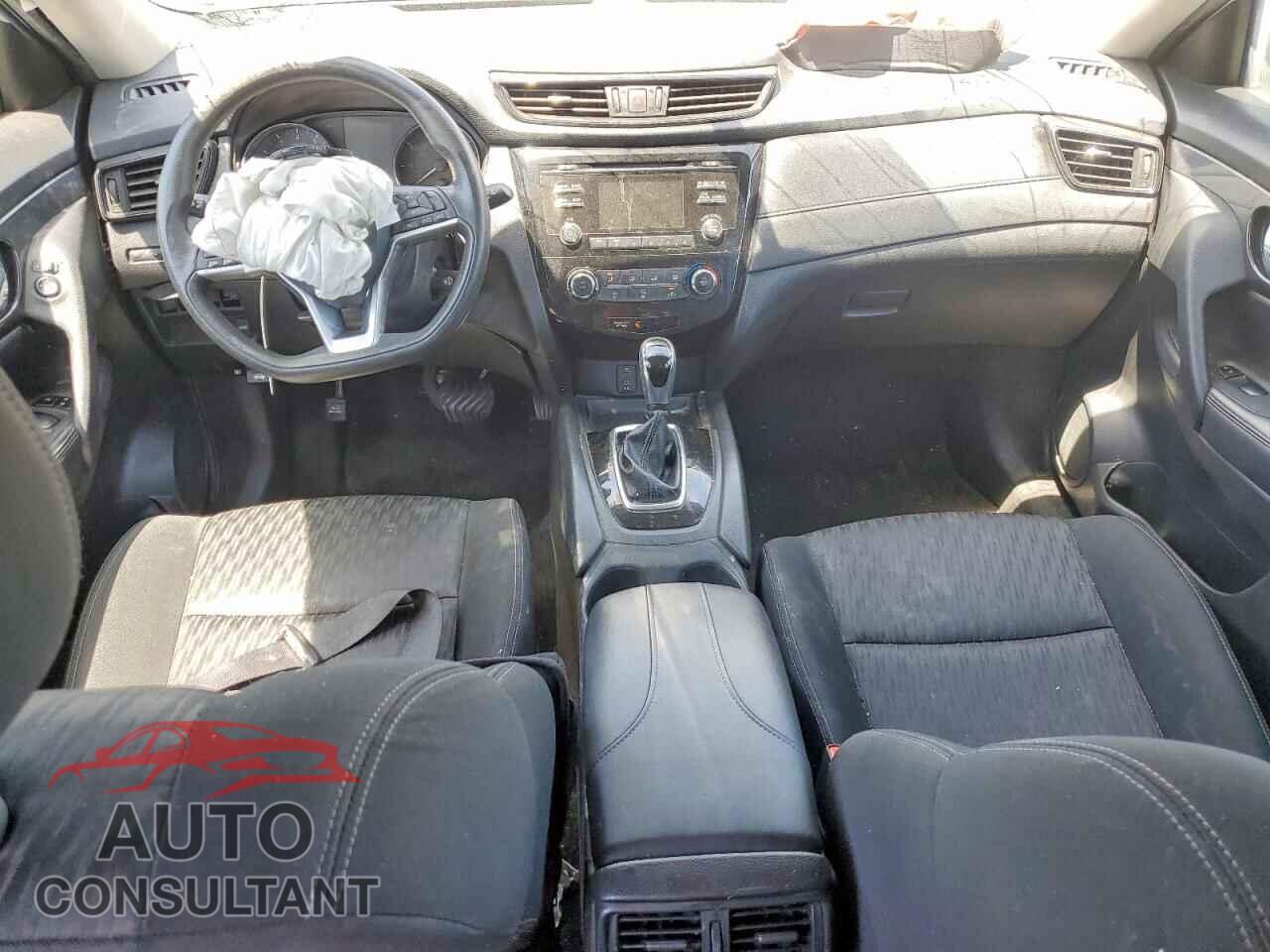 NISSAN ROGUE 2017 - KNMAT2MT6HP540094