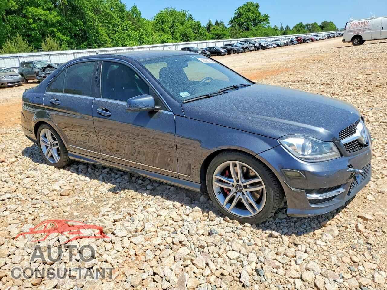 MERCEDES-BENZ C-CLASS 2013 - WDDGF8AB8DR268300