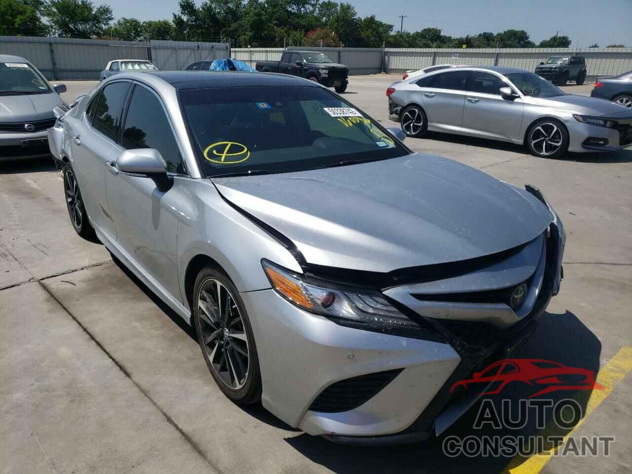TOYOTA CAMRY 2018 - 4T1B61HK3JU060086