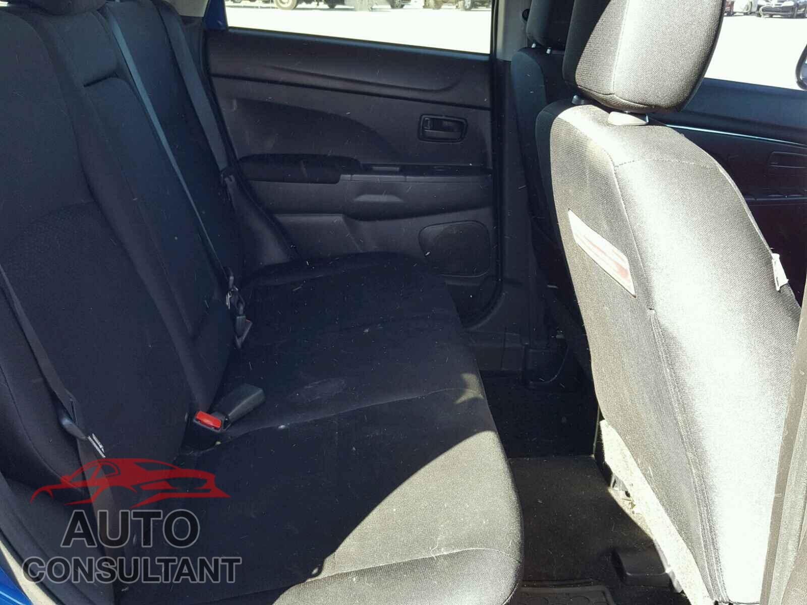 MITSUBISHI OUTLANDER 2015 - 4A4AP3AU3FE049989