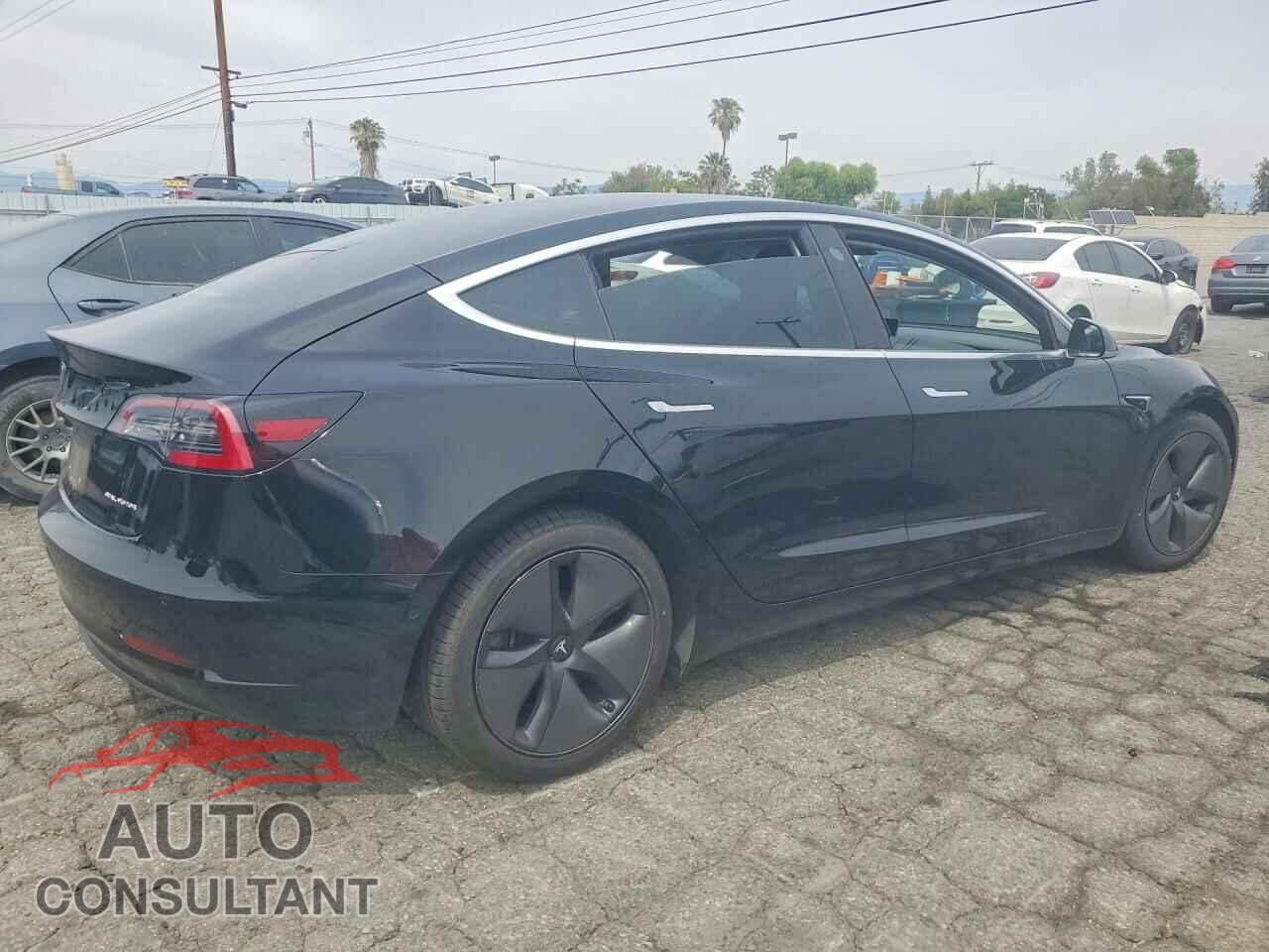TESLA MODEL 3 2018 - 5YJ3E1EB0JF068073
