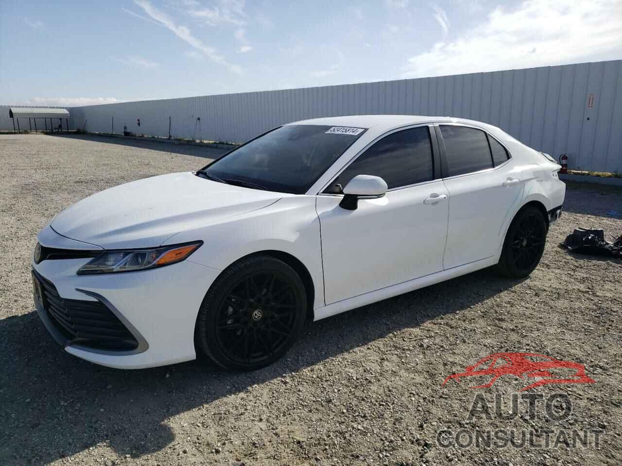 TOYOTA CAMRY 2022 - 4T1R11AK4NU681432