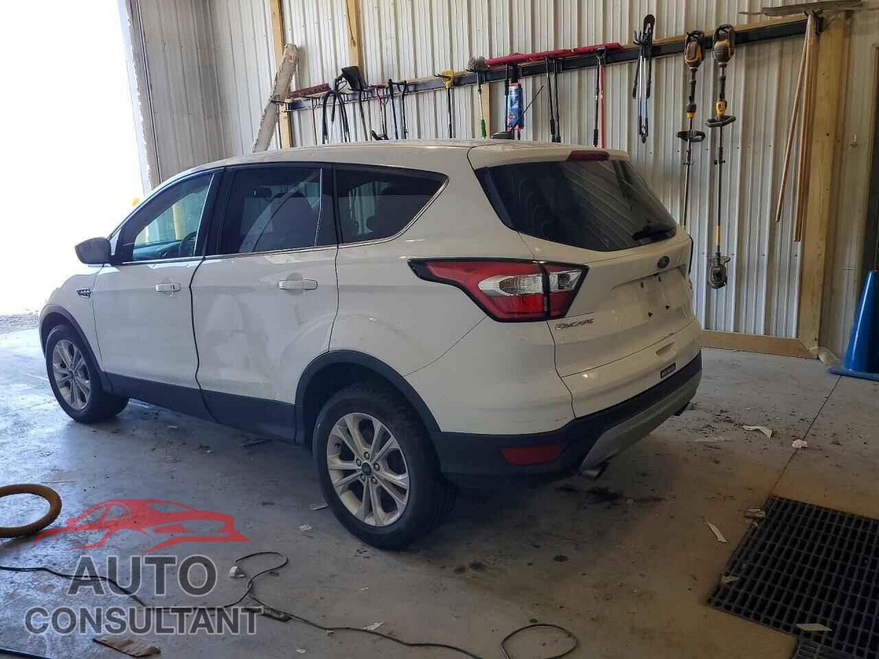 FORD ESCAPE 2017 - 1FMCU9GD8HUD28443
