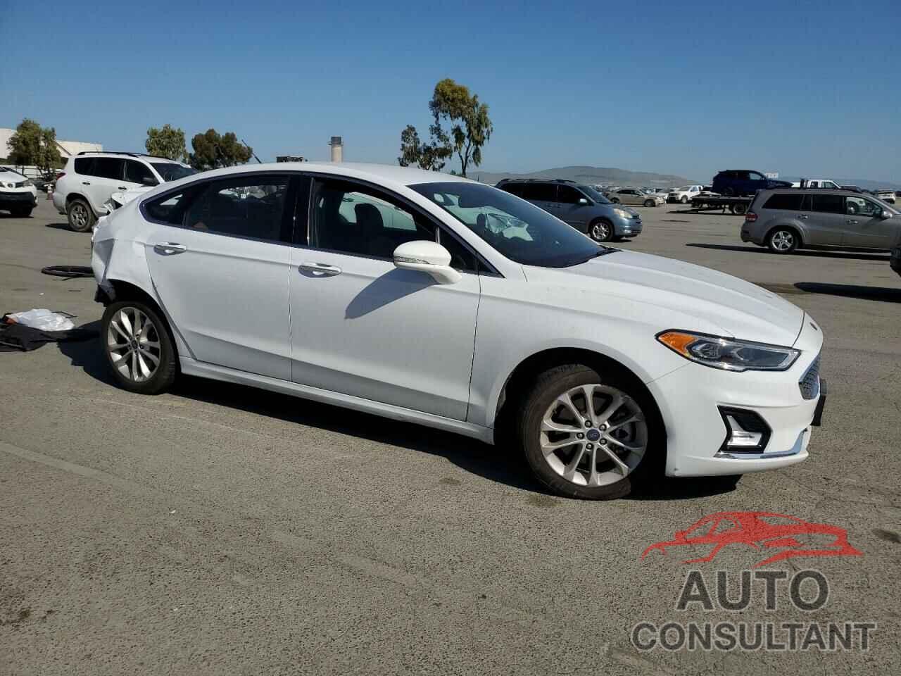 FORD FUSION 2019 - 3FA6P0SU5KR238621