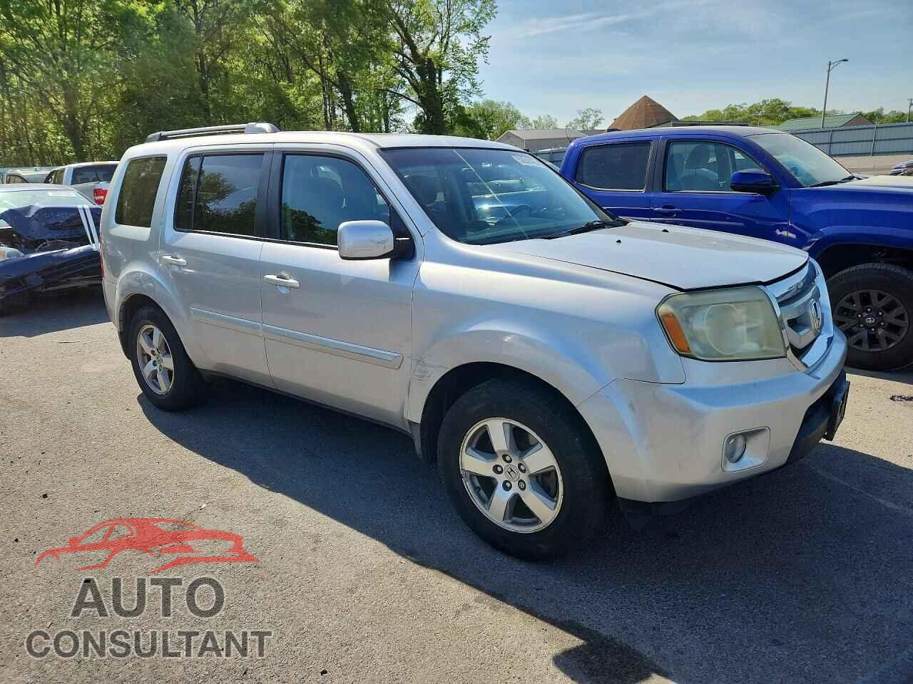 HONDA PILOT 2011 - 5FNYF4H50BB048790