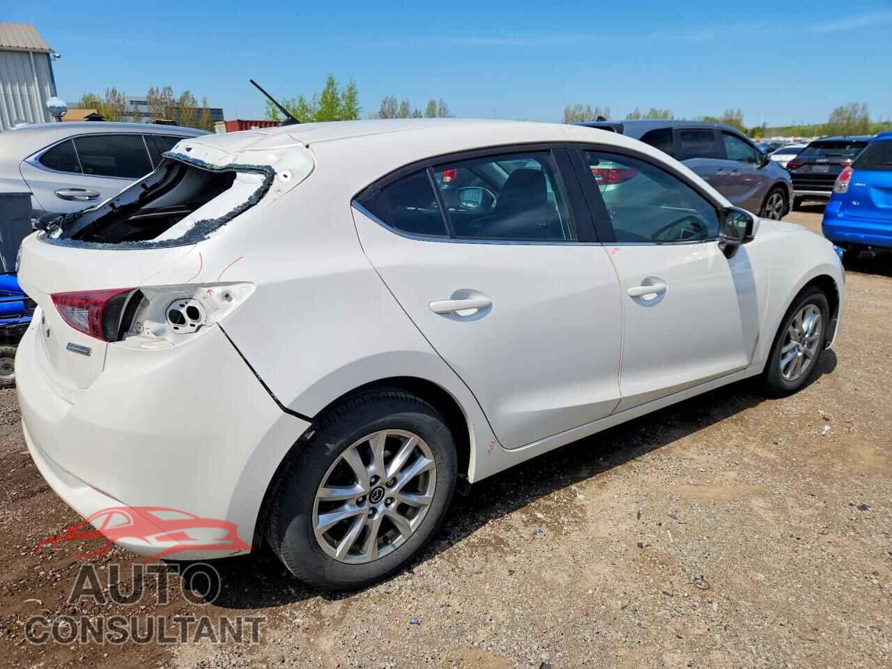 MAZDA 3 2018 - 3MZBN1L76JM219257
