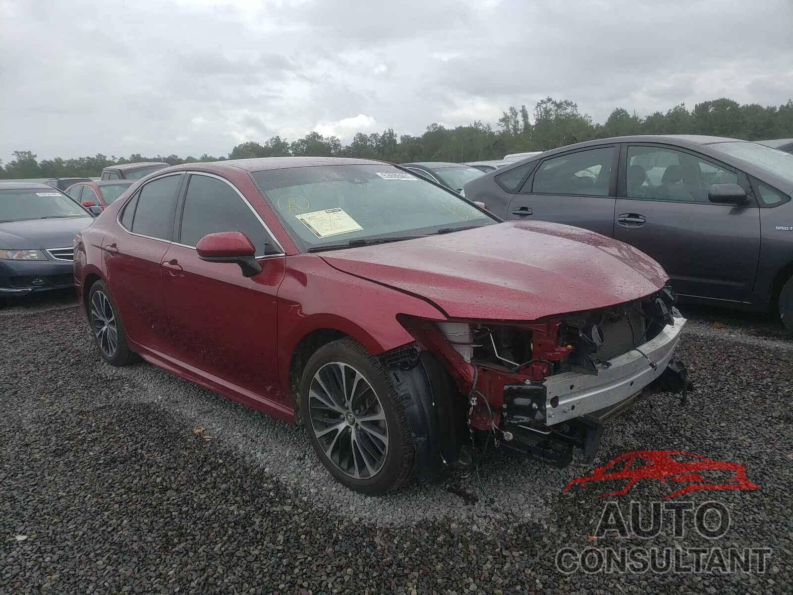 TOYOTA CAMRY 2018 - 4T1B11HK0JU555229