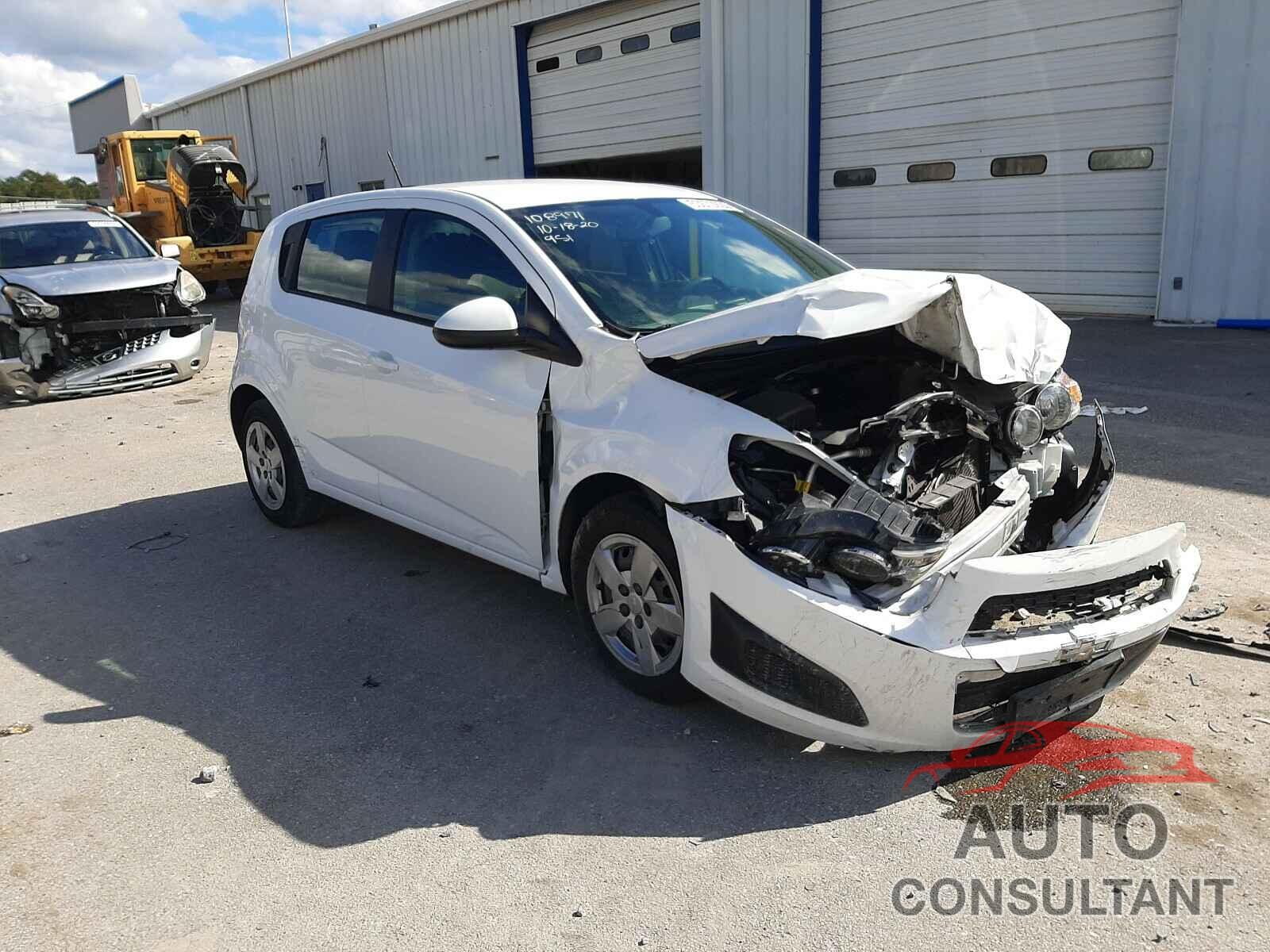 CHEVROLET SONIC 2016 - 1G1JA6SH2G4175188