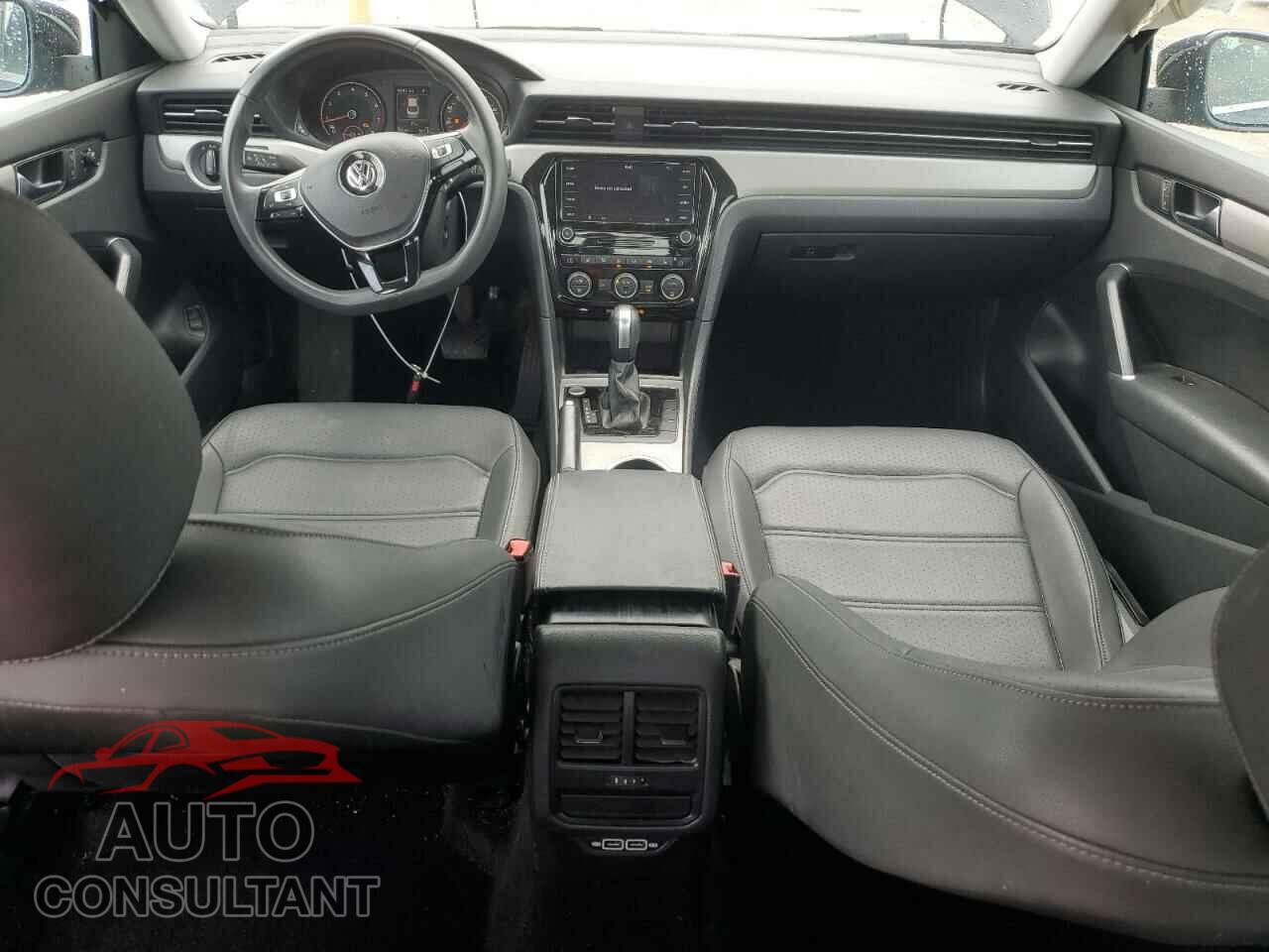 VOLKSWAGEN PASSAT 2021 - 1VWSA7A30MC006535