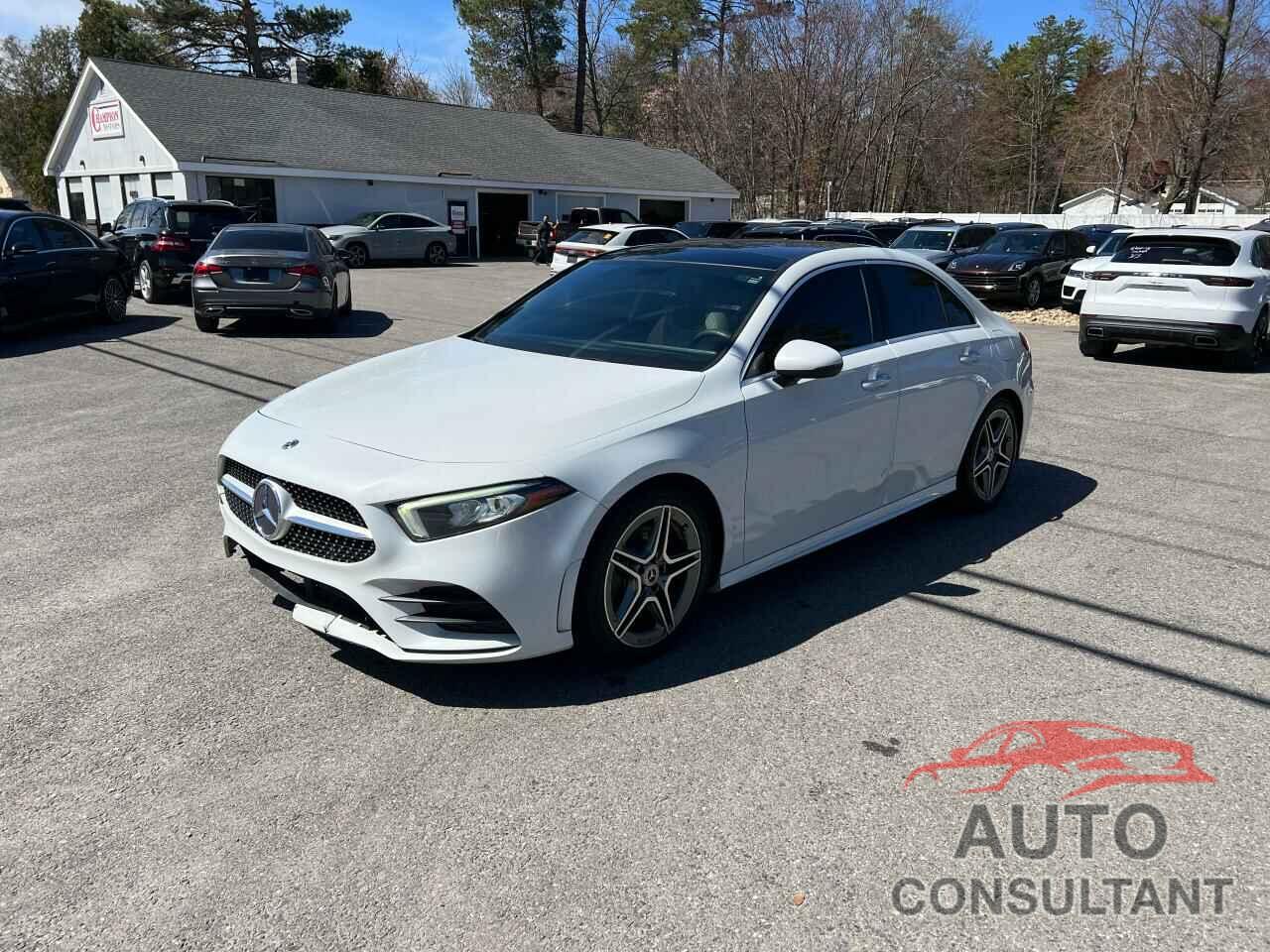 MERCEDES-BENZ A-CLASS 2019 - WDD3G4EB1KW035923