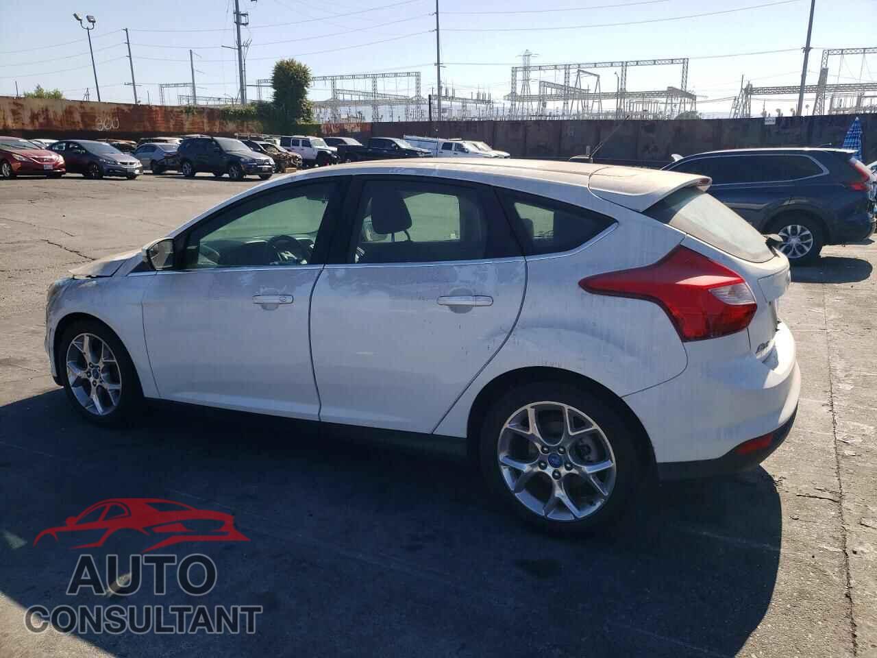 FORD FOCUS 2012 - 1FAHP3M22CL257679