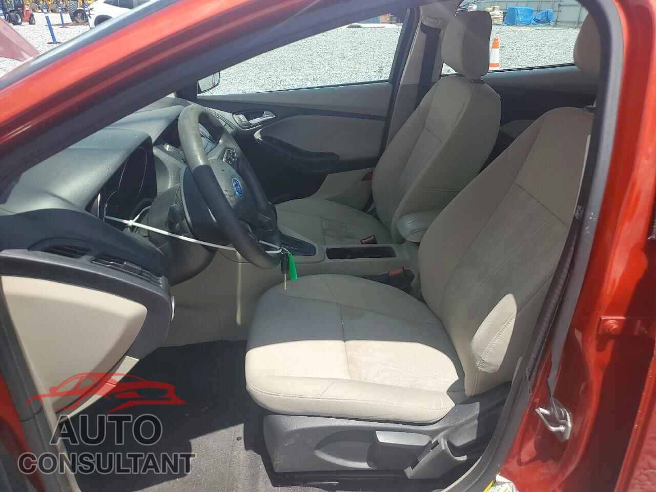 FORD FOCUS 2018 - 1FADP3FE2JL308455