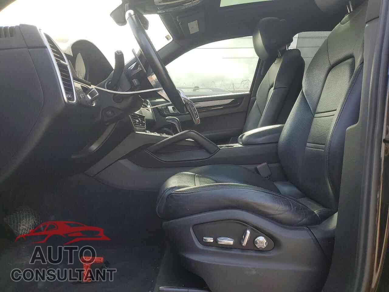 PORSCHE CAYENNE 2019 - WP1AA2AY8KDA02011