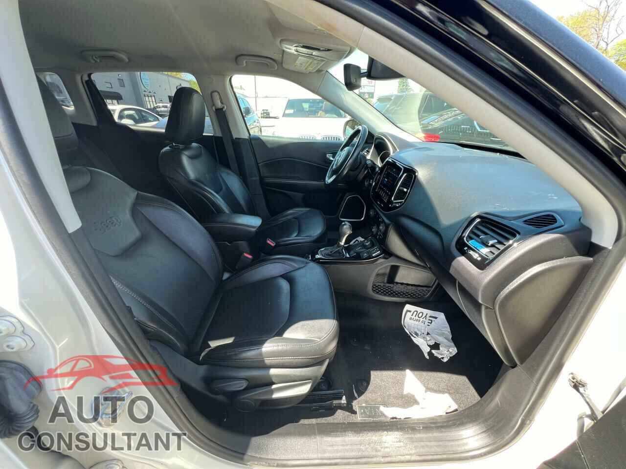 JEEP COMPASS 2018 - 3C4NJDCB2JT456027