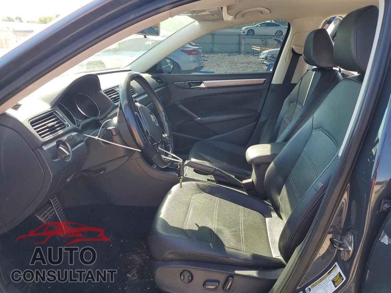 VOLKSWAGEN PASSAT 2017 - 1VWDT7A32HC013169