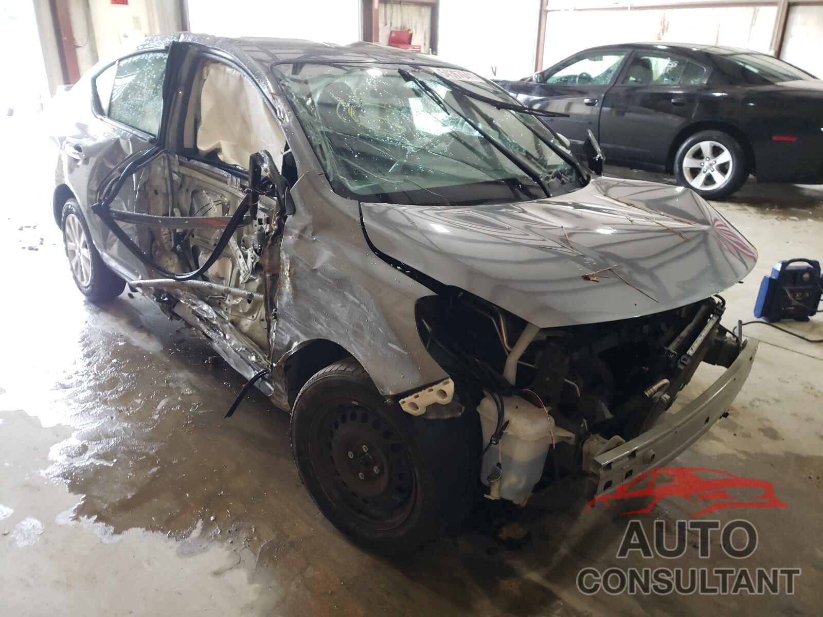 NISSAN VERSA 2019 - 3N1CN7AP8KL804333
