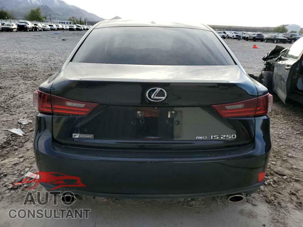 LEXUS IS 2015 - JTHCF1D26F5027789