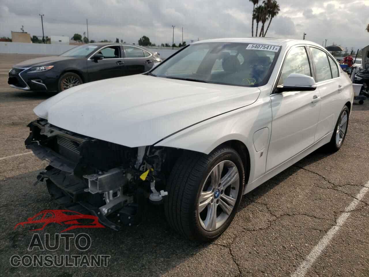 BMW 3 SERIES 2017 - WBA8E1C33HA156925