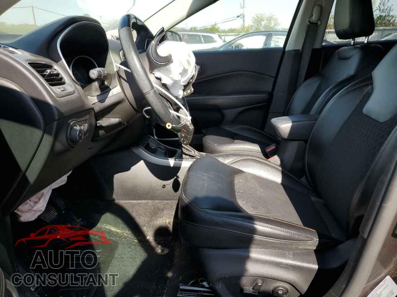 JEEP COMPASS 2018 - 3C4NJDBB2JT103627