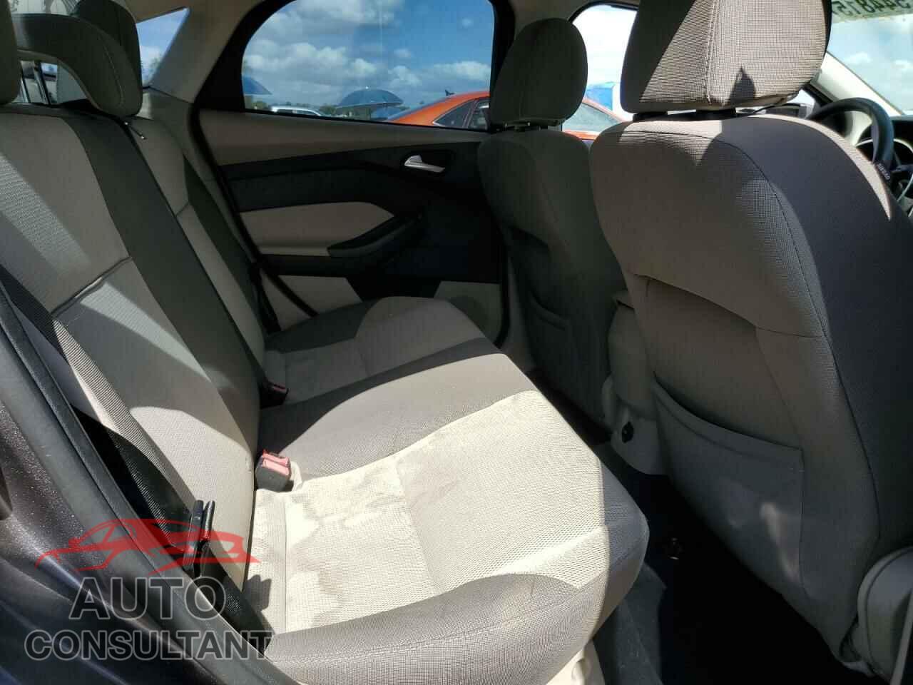 FORD FOCUS 2014 - 1FADP3F22EL228858