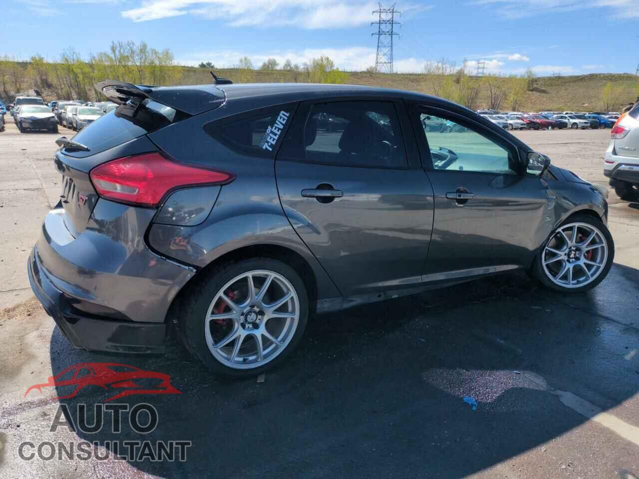 FORD FOCUS 2017 - 1FADP3L95HL298134