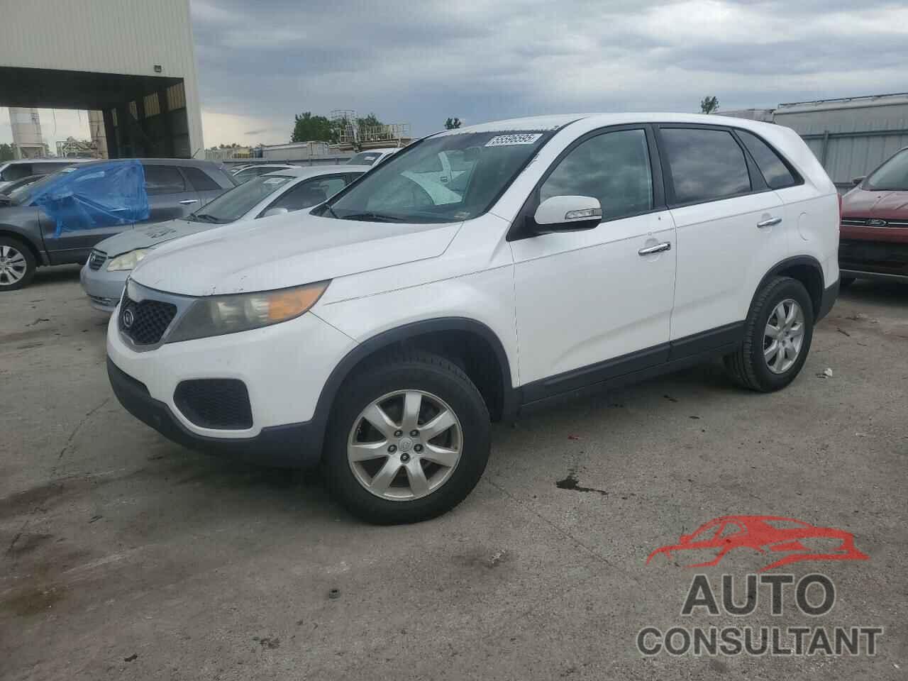 KIA SORENTO 2011 - 5XYKT3A18BG007557