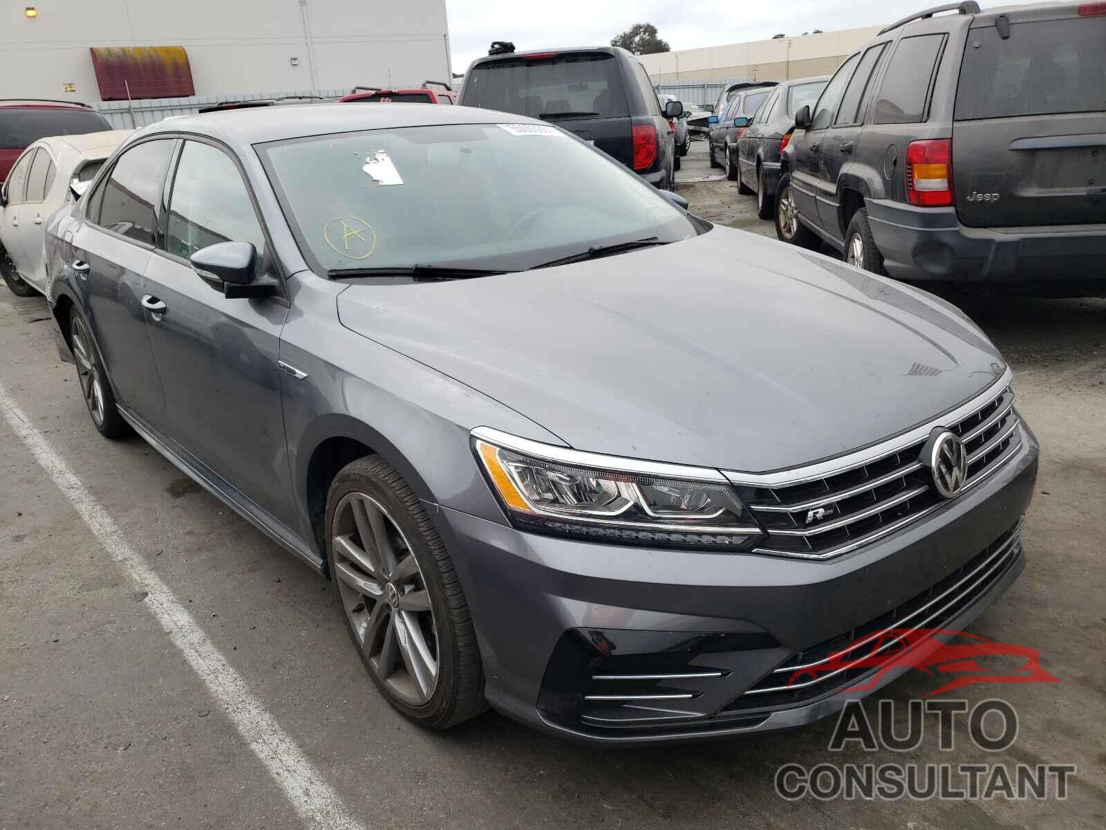 VOLKSWAGEN PASSAT 2018 - 1VWAA7A31JC034464