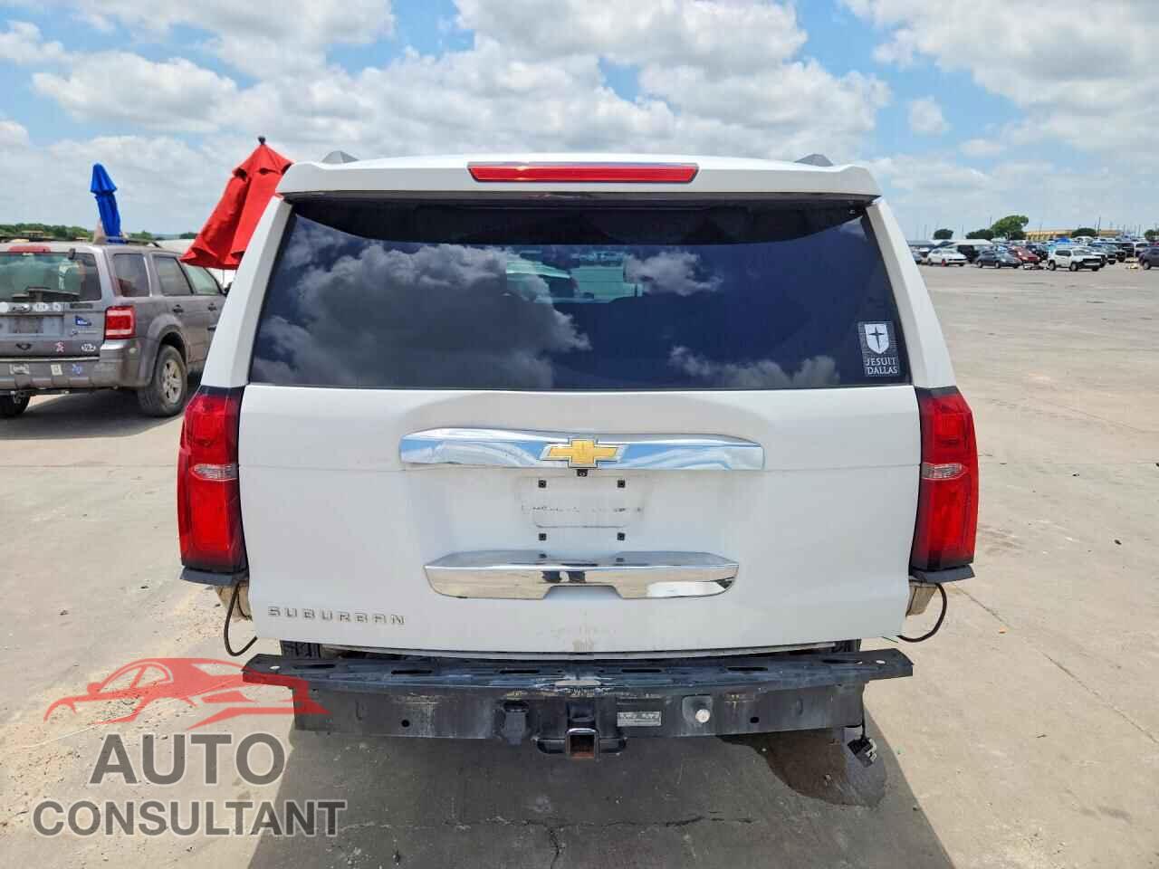CHEVROLET SUBURBAN 2015 - 1GNSCHEC2FR747659