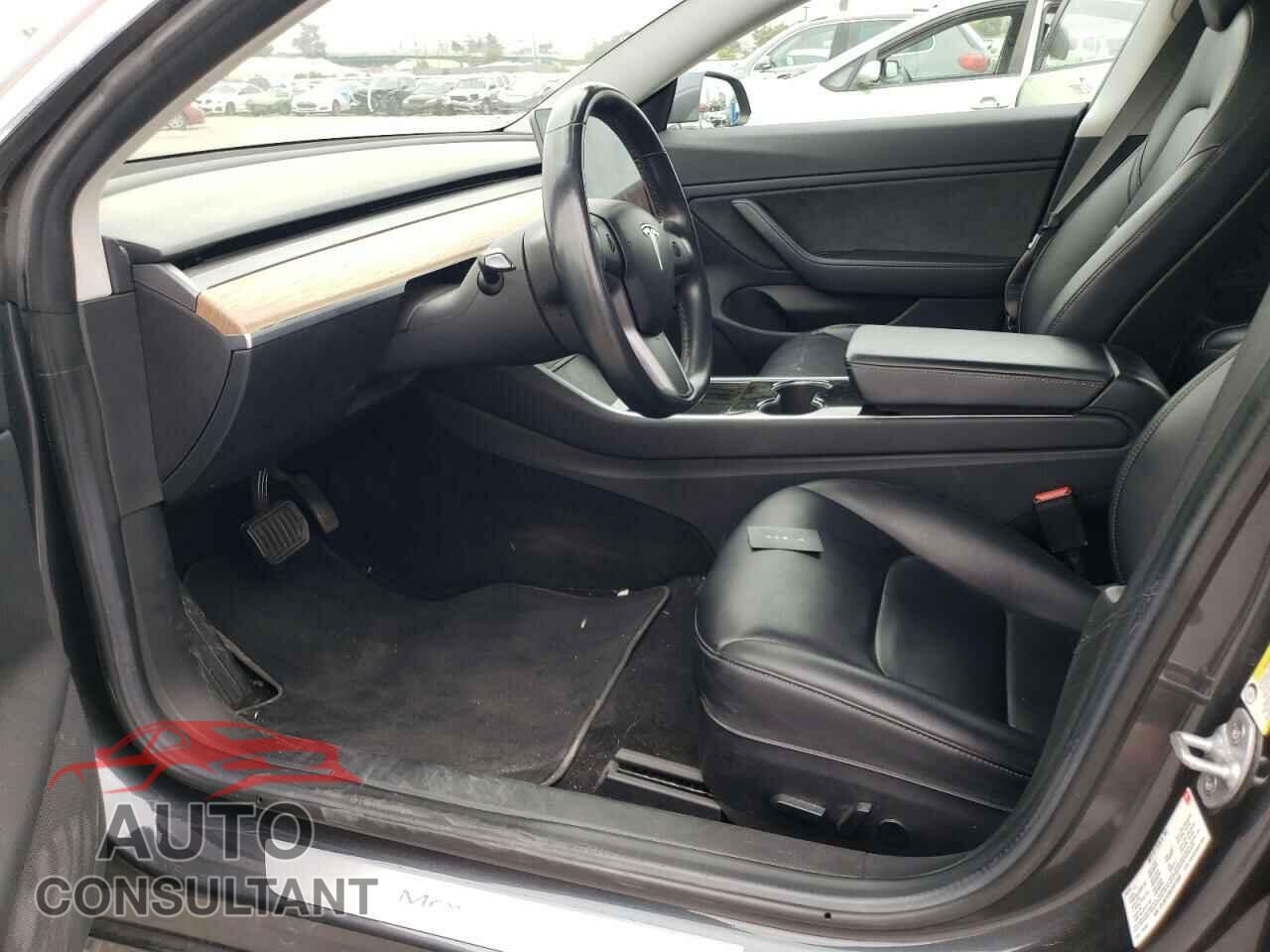 TESLA MODEL 3 2018 - 5YJ3E1EA5JF077620