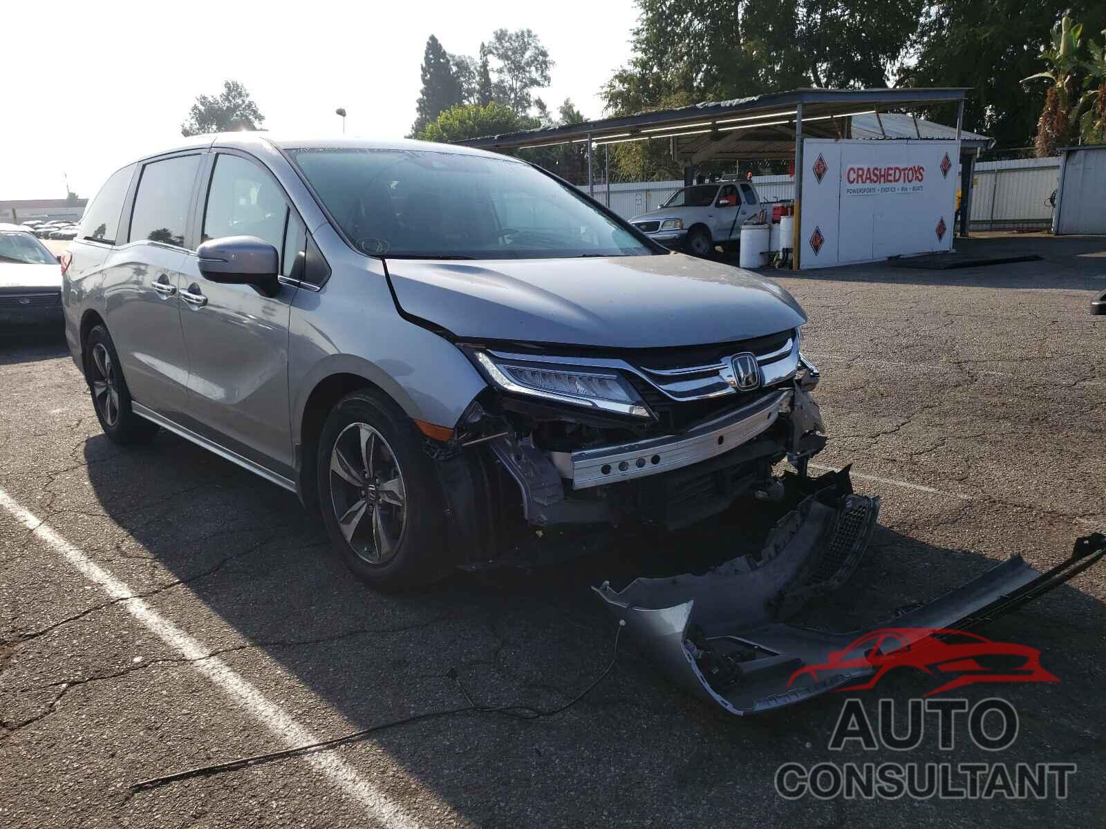 HONDA ODYSSEY 2018 - 5FNRL6H88JB000357