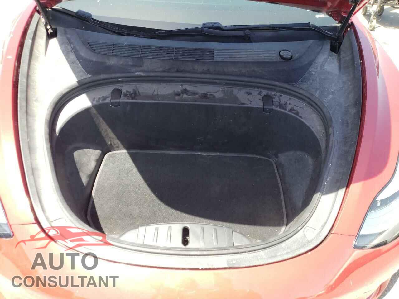 TESLA MODEL 3 2018 - 5YJ3E1EB2JF100828