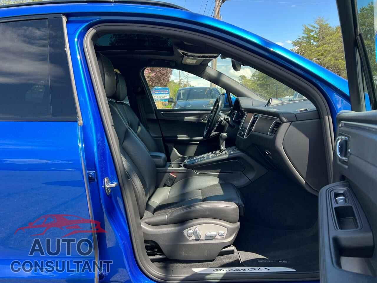 PORSCHE MACAN 2017 - WP1AG2A53HLB56466