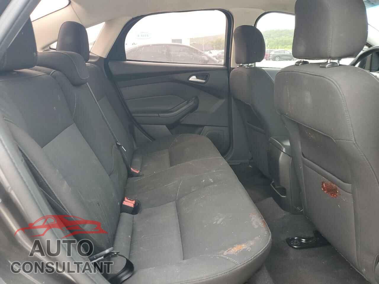 FORD FOCUS 2015 - 1FADP3F23FL338903