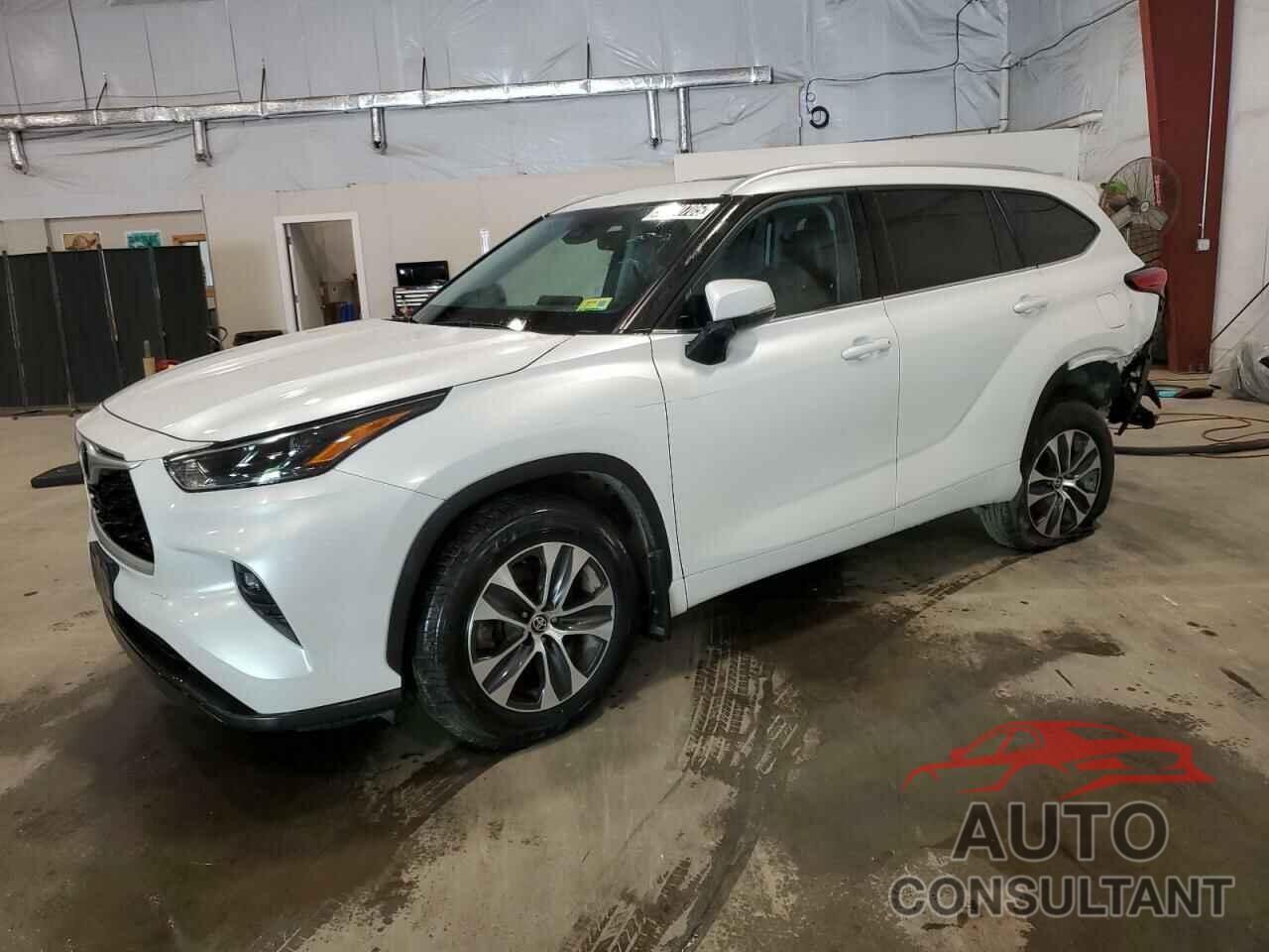 TOYOTA HIGHLANDER 2022 - 5TDHZRBH7NS565236