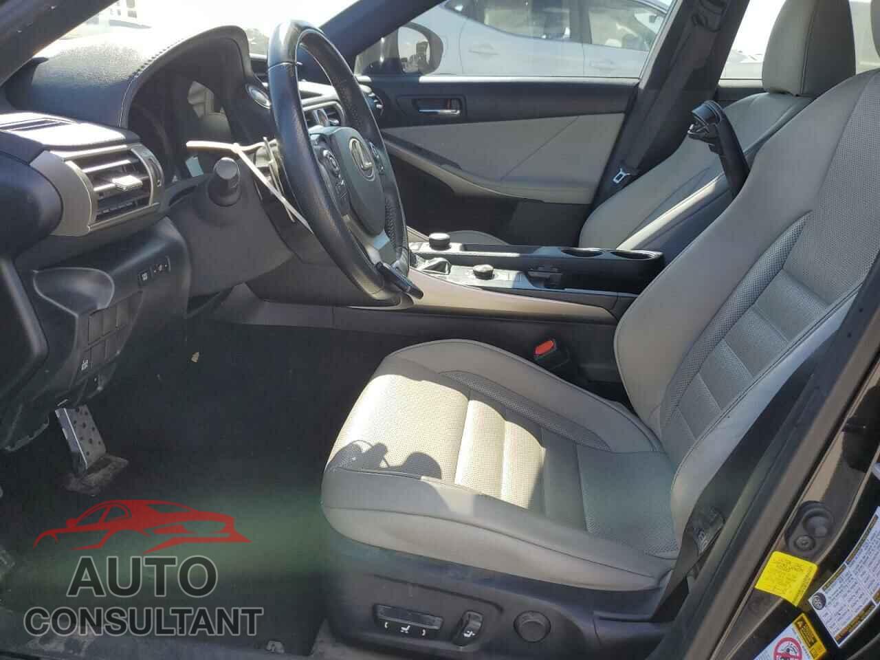 LEXUS IS 2015 - JTHBF1D20F5081942