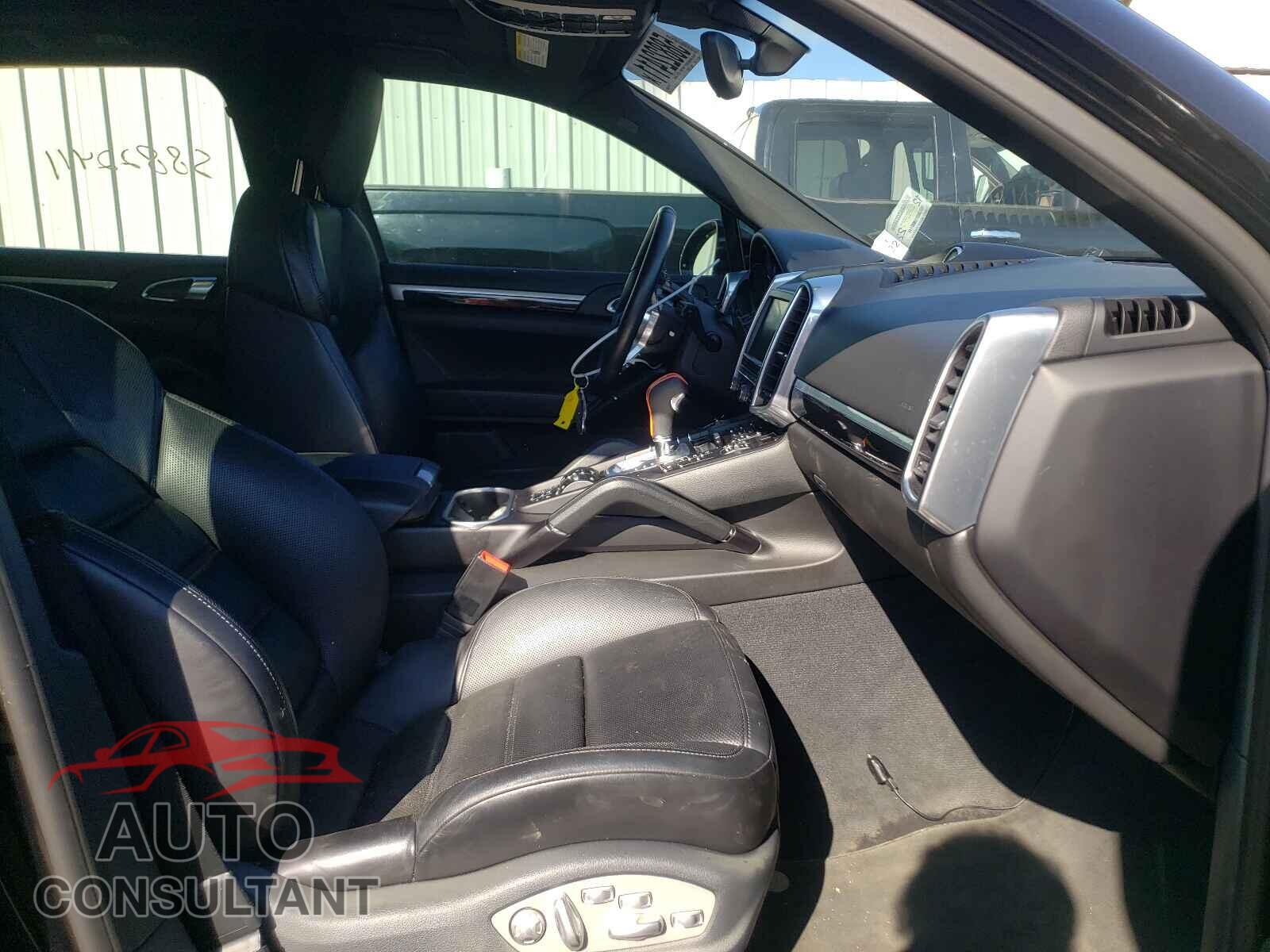 PORSCHE CAYENNE 2016 - WP1AE2A2XGLA18322