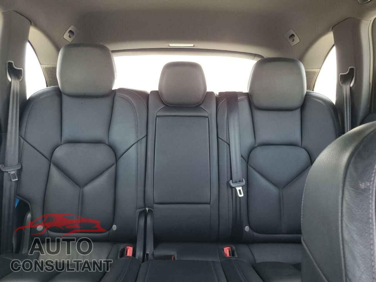 PORSCHE CAYENNE 2016 - WP1AA2A22GLA09335