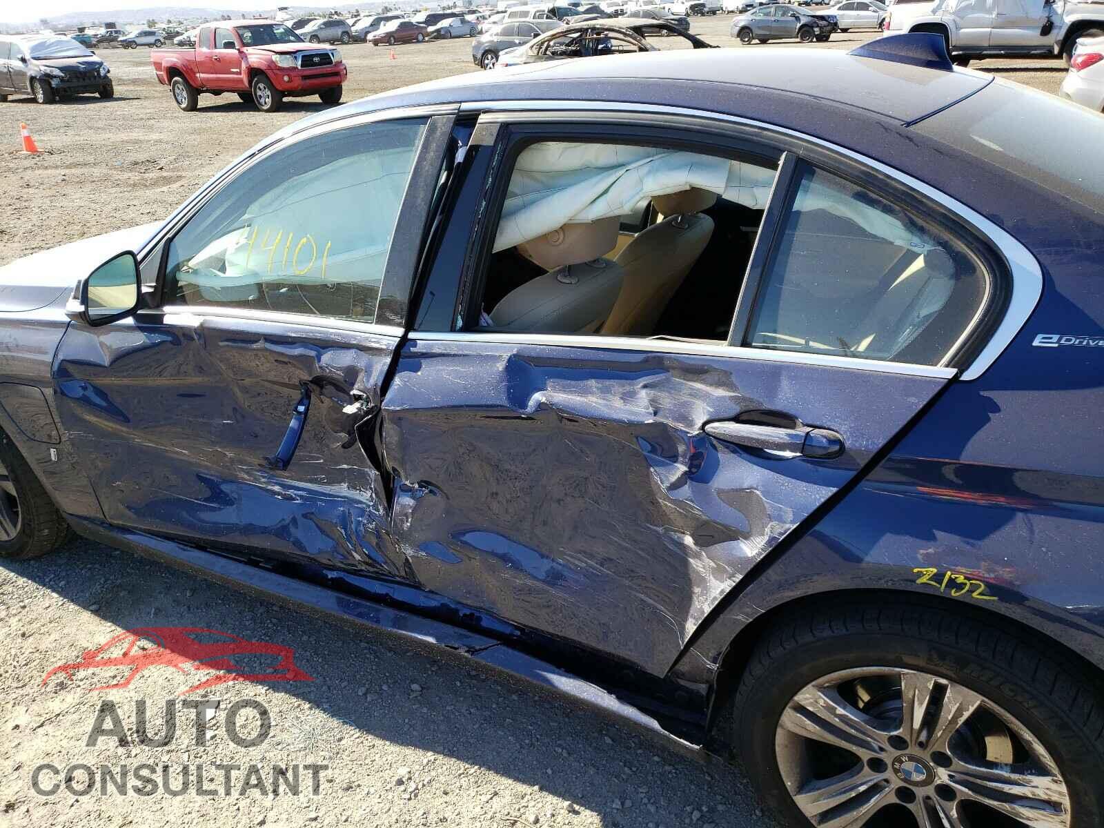 BMW 3 SERIES 2017 - WBA8E1C37HA029322