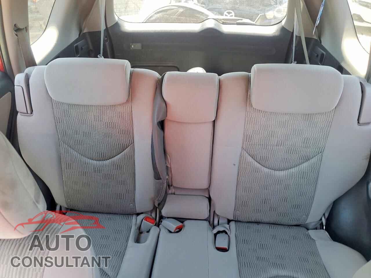 TOYOTA RAV4 2011 - 2T3KF4DV6BW062831