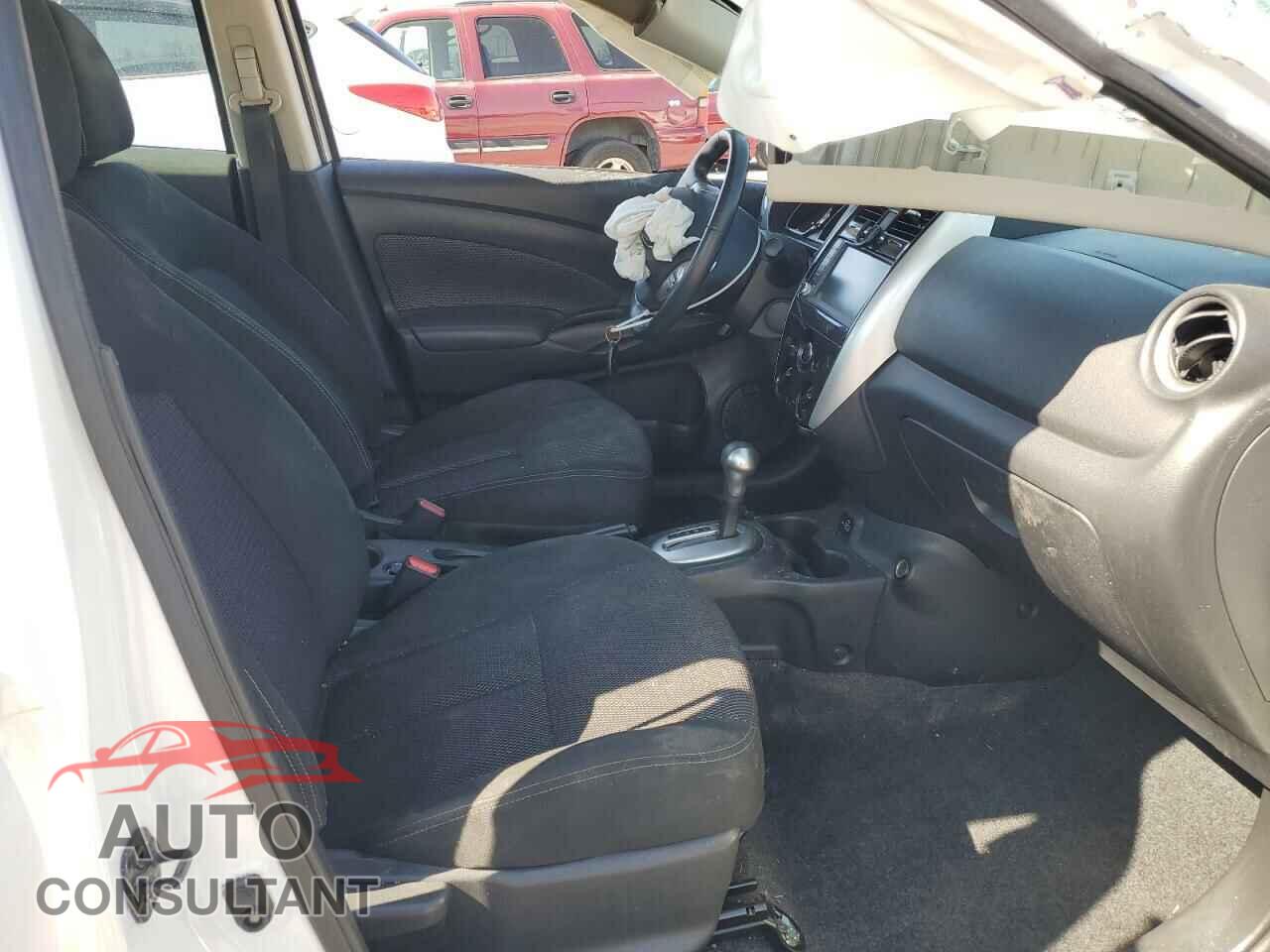 NISSAN VERSA 2019 - 3N1CN7AP3KL800240