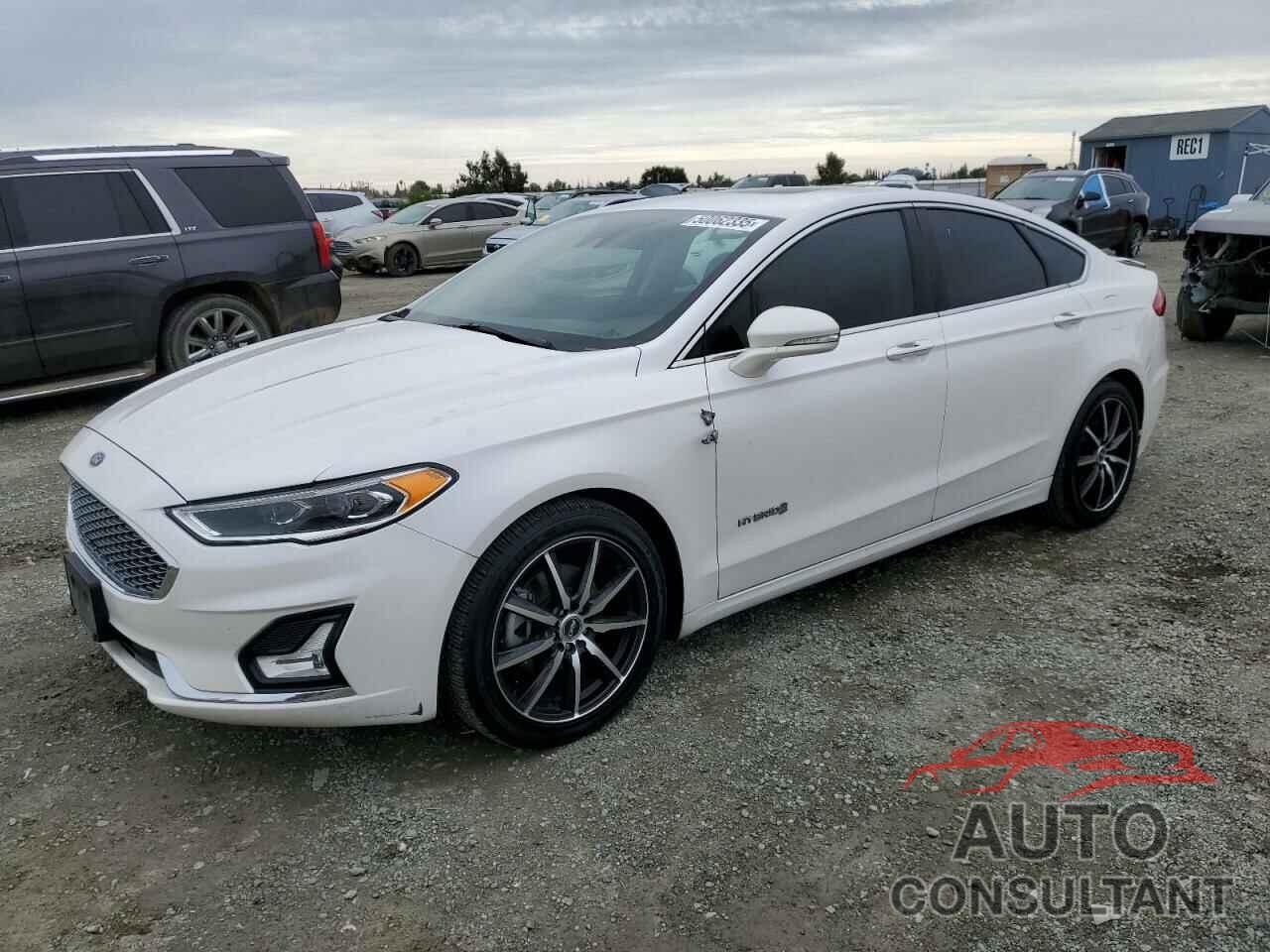FORD FUSION 2019 - 3FA6P0RU4KR135843