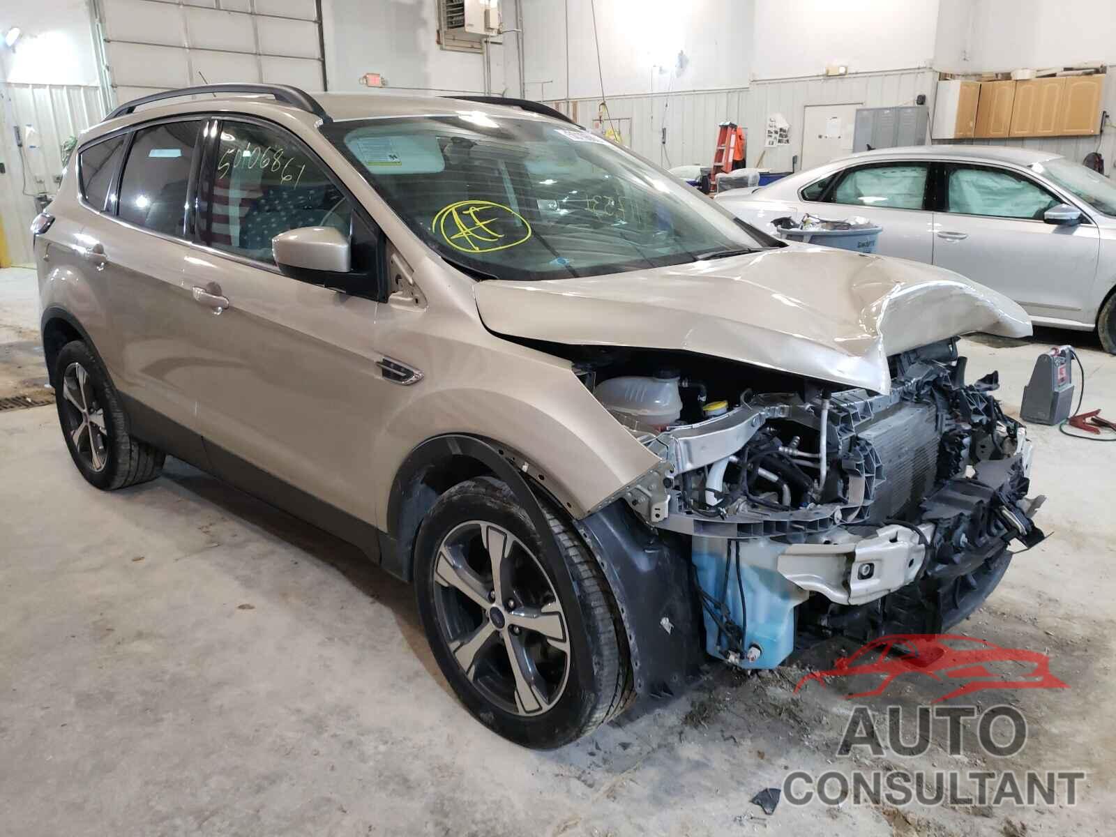 FORD ESCAPE 2017 - 1FMCU0GD1HUE88000