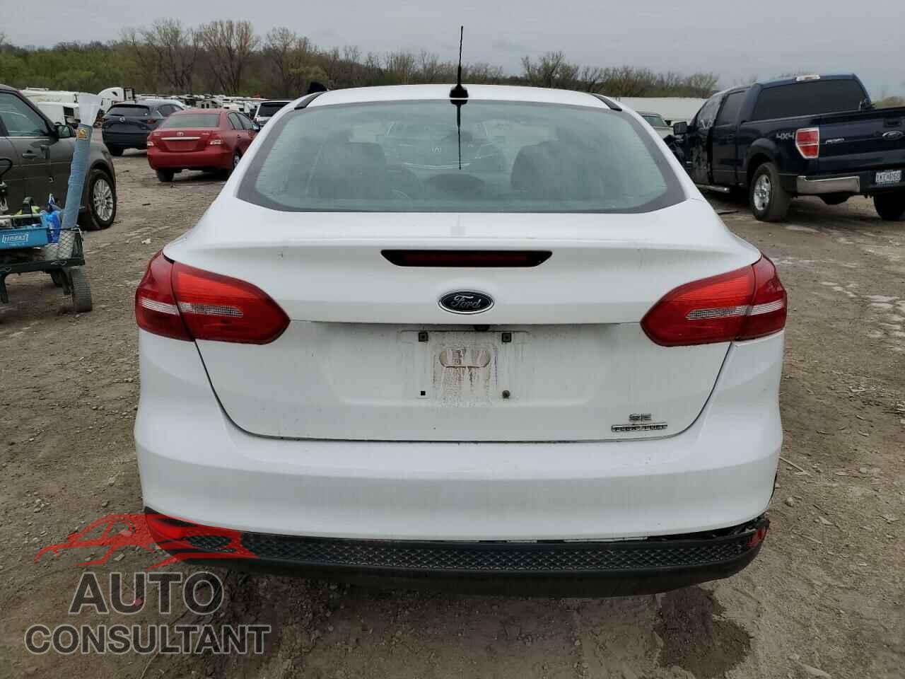 FORD FOCUS 2016 - 1FADP3F28GL305946
